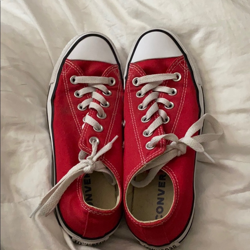 red converse!